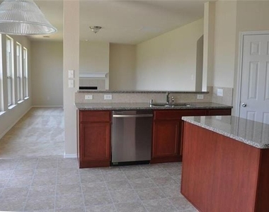 424 Cypress Hill Drive - Photo Thumbnail 3