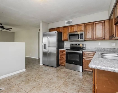 834 E E Glade Ave, Avenue - Photo Thumbnail 5