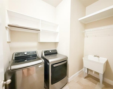 7048 Fullerton Circle - Photo Thumbnail 20