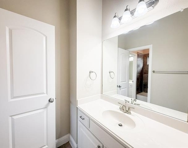 7048 Fullerton Circle - Photo Thumbnail 29
