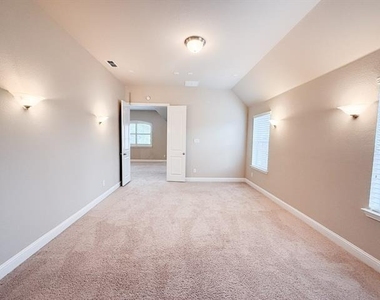 7048 Fullerton Circle - Photo Thumbnail 25