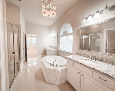 7048 Fullerton Circle - Photo Thumbnail 15