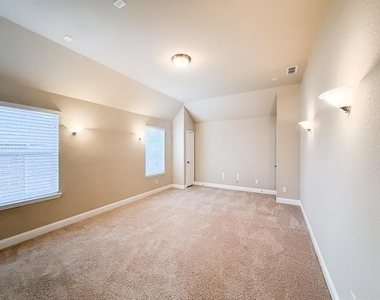 7048 Fullerton Circle - Photo Thumbnail 24