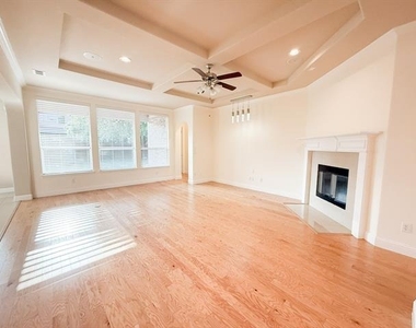 7048 Fullerton Circle - Photo Thumbnail 3