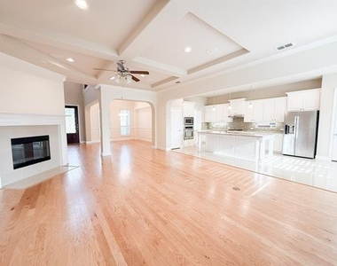7048 Fullerton Circle - Photo Thumbnail 5
