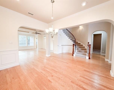 7048 Fullerton Circle - Photo Thumbnail 2