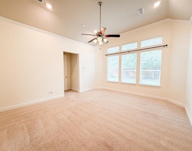 7048 Fullerton Circle - Photo Thumbnail 11