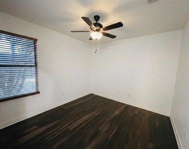 1404 Daffodil Lane - Photo Thumbnail 7