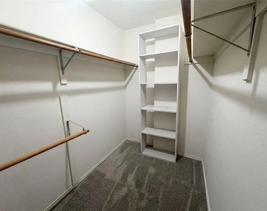 1404 Daffodil Lane - Photo Thumbnail 14