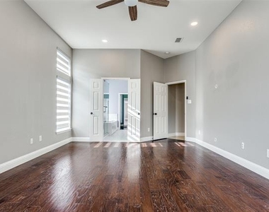 2913 Bellerive Drive - Photo Thumbnail 11