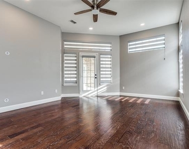 2913 Bellerive Drive - Photo Thumbnail 10