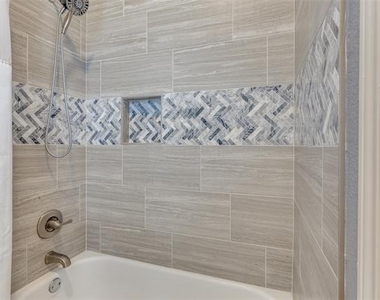 2913 Bellerive Drive - Photo Thumbnail 17