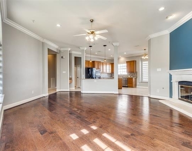 2913 Bellerive Drive - Photo Thumbnail 6
