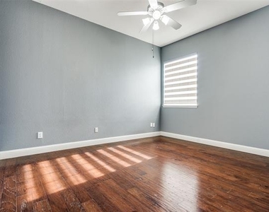 2913 Bellerive Drive - Photo Thumbnail 20