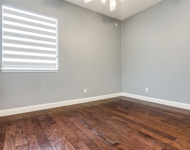 2913 Bellerive Drive - Photo Thumbnail 18