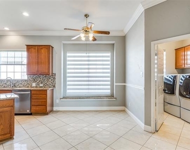 2913 Bellerive Drive - Photo Thumbnail 8