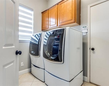 2913 Bellerive Drive - Photo Thumbnail 21
