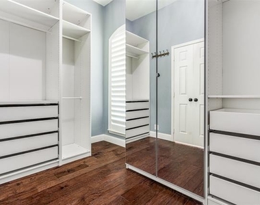 2913 Bellerive Drive - Photo Thumbnail 14