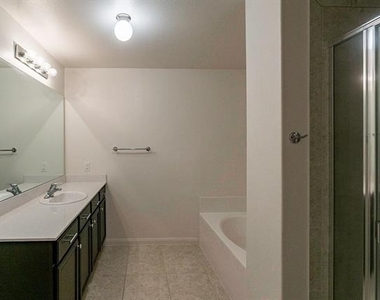6116 Obsidian Creek Court - Photo Thumbnail 11