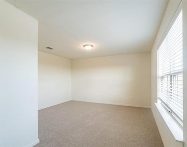 6116 Obsidian Creek Court - Photo Thumbnail 16