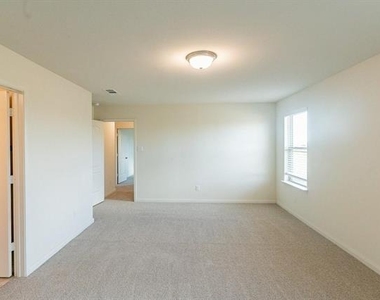 6116 Obsidian Creek Court - Photo Thumbnail 9