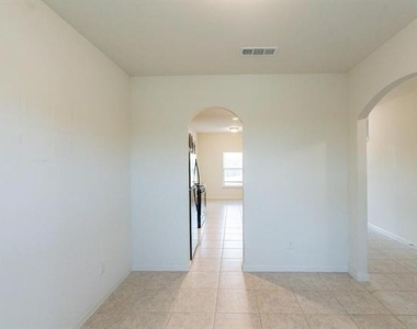 6116 Obsidian Creek Court - Photo Thumbnail 4