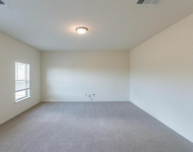 6116 Obsidian Creek Court - Photo Thumbnail 5