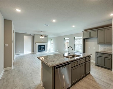 1516 Elizabeth Street - Photo Thumbnail 5