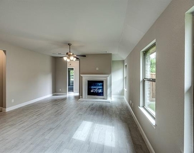 1516 Elizabeth Street - Photo Thumbnail 9