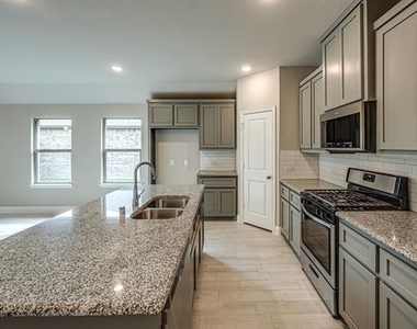 1516 Elizabeth Street - Photo Thumbnail 6