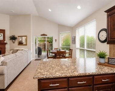 11813 Sundog Way - Photo Thumbnail 7