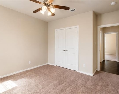 11813 Sundog Way - Photo Thumbnail 12