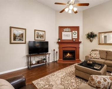 11813 Sundog Way - Photo Thumbnail 3
