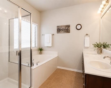 11813 Sundog Way - Photo Thumbnail 11