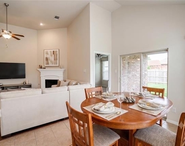 11813 Sundog Way - Photo Thumbnail 9
