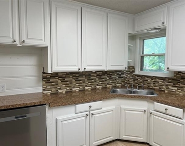 213 Wanda Way - Photo Thumbnail 14