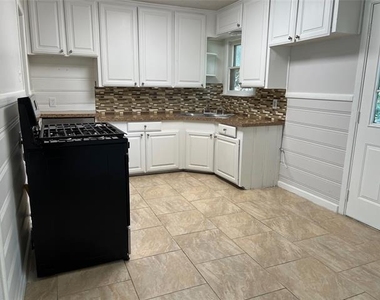 213 Wanda Way - Photo Thumbnail 10
