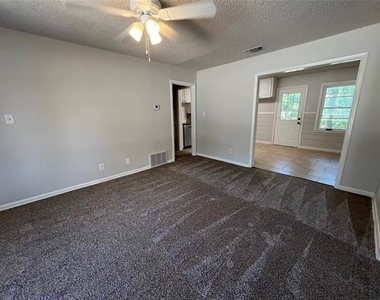 213 Wanda Way - Photo Thumbnail 5