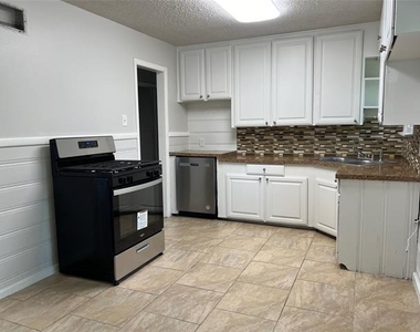 213 Wanda Way - Photo Thumbnail 11