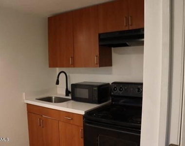 10301 E Illini Street - Photo Thumbnail 3