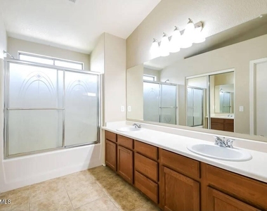 40092 N Calabria St Neck - Photo Thumbnail 7