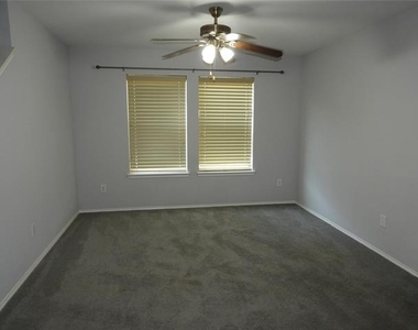 3900 Coloma Drive - Photo Thumbnail 3