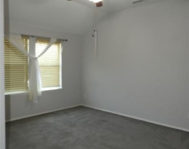 3900 Coloma Drive - Photo Thumbnail 14