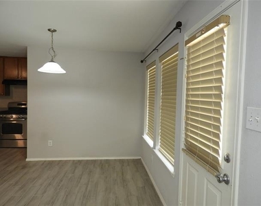 3900 Coloma Drive - Photo Thumbnail 5