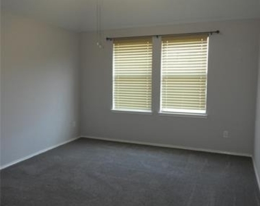 3900 Coloma Drive - Photo Thumbnail 12