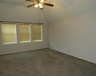 3900 Coloma Drive - Photo Thumbnail 15