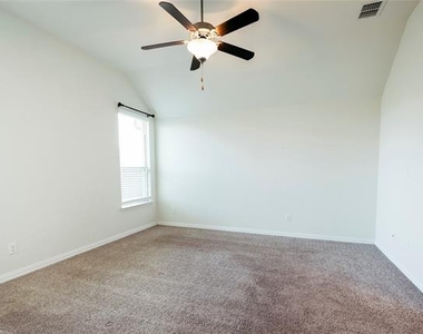 816 Black Hawk Dr - Photo Thumbnail 20