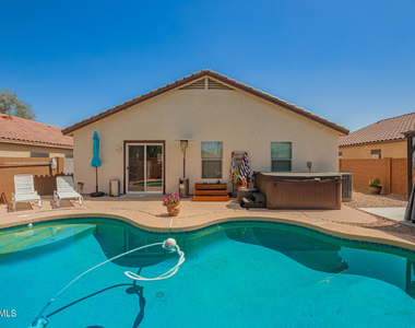 3032 W Red Fox Road - Photo Thumbnail 30
