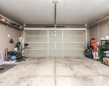 3032 W Red Fox Road - Photo Thumbnail 23