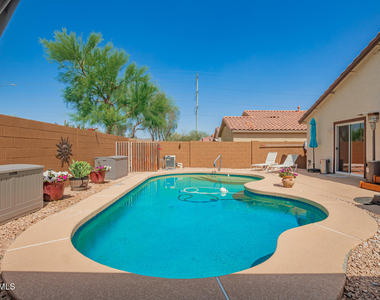 3032 W Red Fox Road - Photo Thumbnail 26